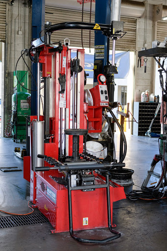 Tire Shop «C & R Tire - Scottsdale», reviews and photos, 9580 E Raintree Dr, Scottsdale, AZ 85260, USA