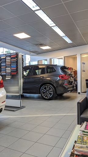 BMW Dealer «Life Quality BMW: Sales», reviews and photos, 9326 4th Ave, Brooklyn, NY 11209, USA