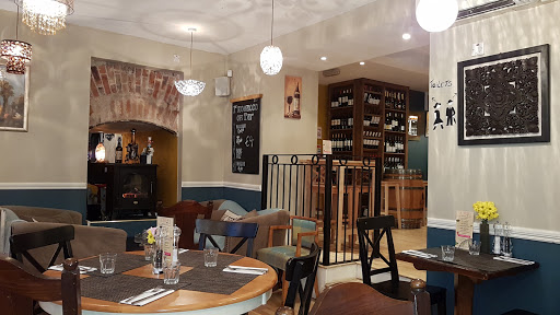 D'Vine Bistro & Tapas Bar