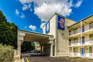 Motel 6 Raleigh, NC - Cary image