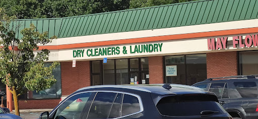 Dry Cleaner «Gi-Ro Cleaners & Repair», reviews and photos, 6111 S Transit Rd, Lockport, NY 14094, USA