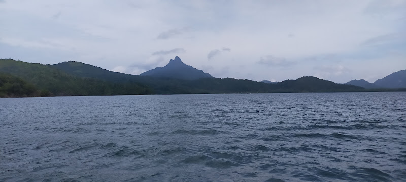 Menikmati Keindahan Area Mendaki di Kabupaten Raja Ampat: Gunung Nok, Kampung Aduwei, Besir Blue River, Tanjung Motlal, dan Pemandangan Tebing