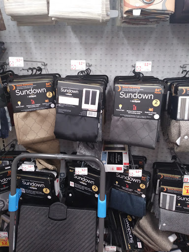 Dollar Store «FAMILY DOLLAR», reviews and photos, 505 W Harding Way, Stockton, CA 95204, USA