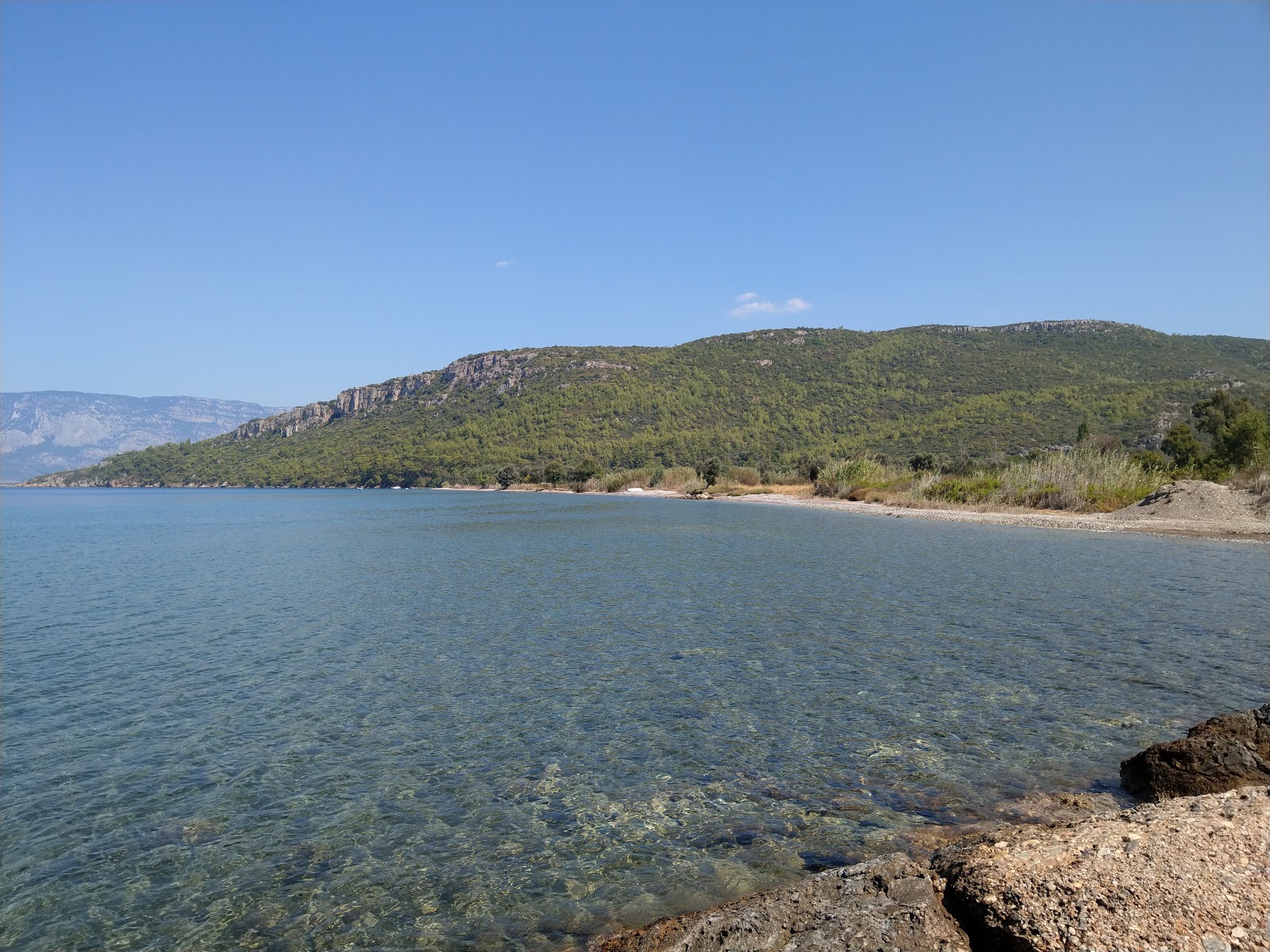 Foto von Karaca beach II mit graue kiesel Oberfläche