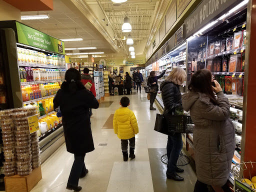 Grocery Store «Whole Foods Market», reviews and photos, 647 Washington St, Newton, MA 02458, USA