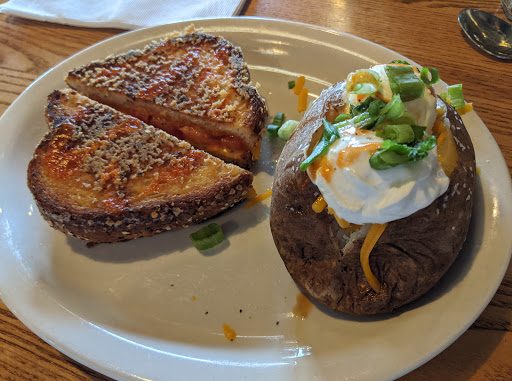 American Restaurant «Cracker Barrel Old Country Store», reviews and photos, 9214 Park W Blvd, Knoxville, TN 37923, USA