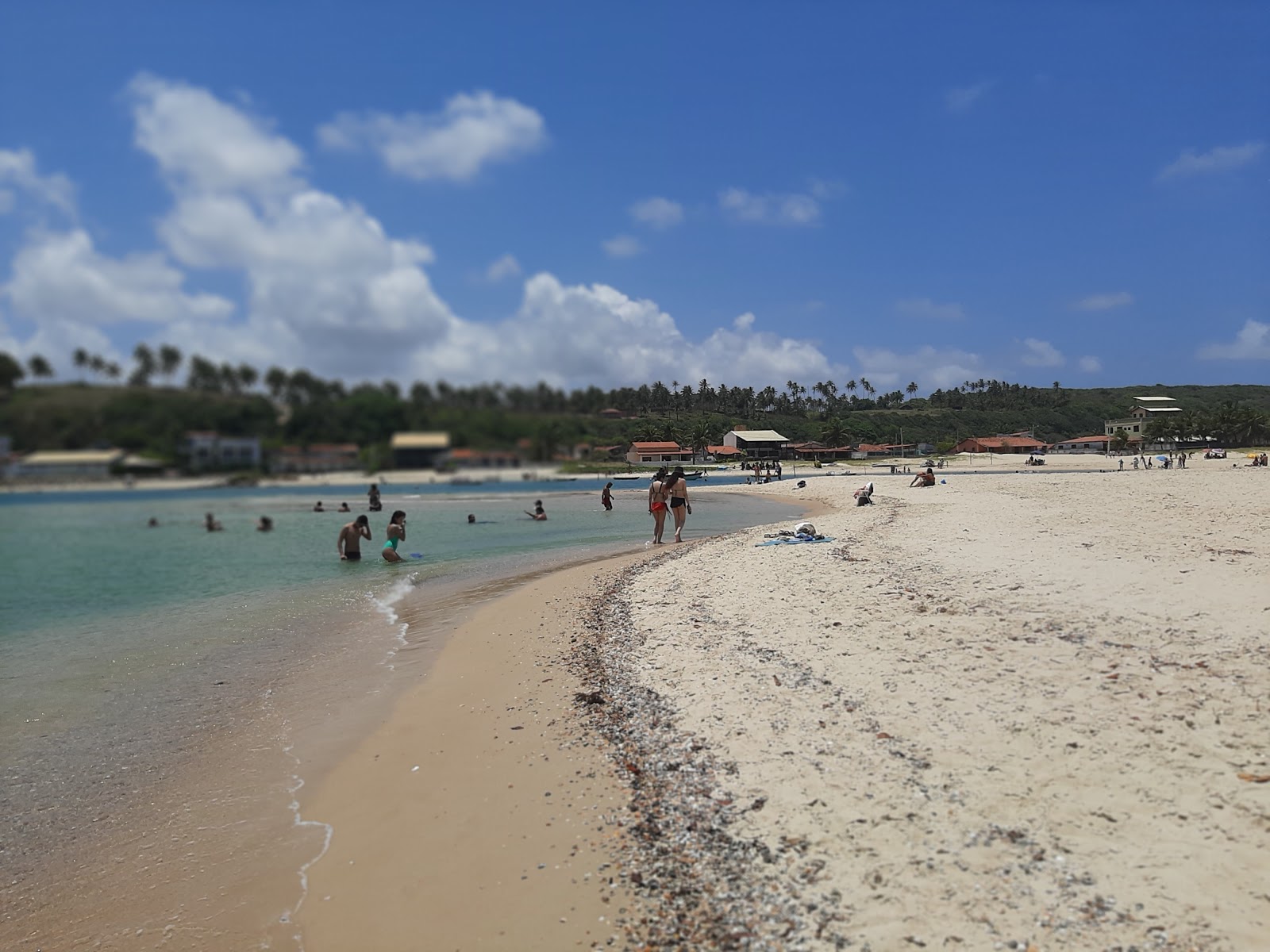 Foto van Strand van Barra de Cunhau met helder zand oppervlakte