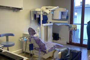 Studio Dentistico Dental Care image