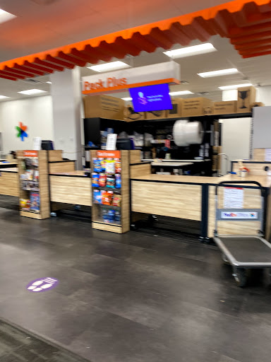 Print Shop «FedEx Office Print & Ship Center», reviews and photos, 175 Glastonbury Blvd Suite 3, Glastonbury, CT 06033, USA