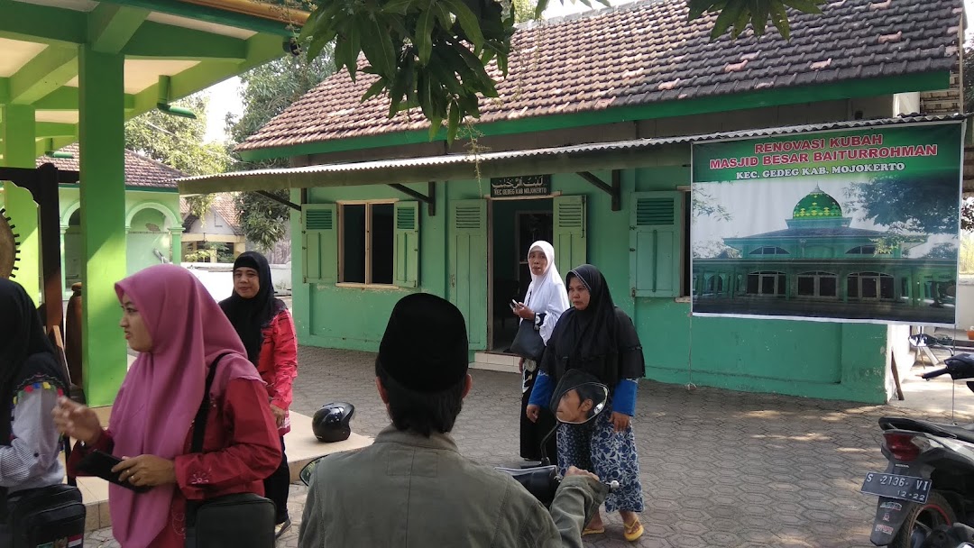 Masjid Baiturrahman Gedeg Dan Makam Mbah Wangseng Sari
