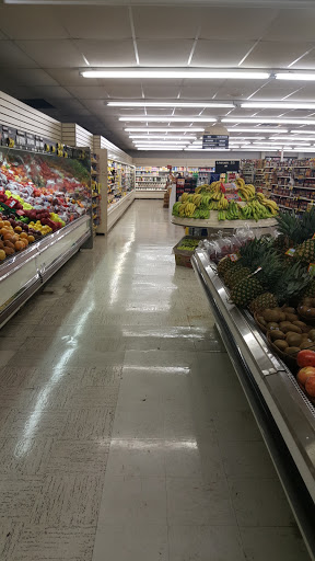 Grocery Store «Town & Country Supermarket», reviews and photos, 102 Main St, Gainesville, MO 65655, USA