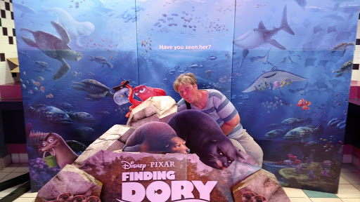 Movie Theater «Regal Cinemas Henrietta 18», reviews and photos, 525 Marketplace Dr, Rochester, NY 14623, USA