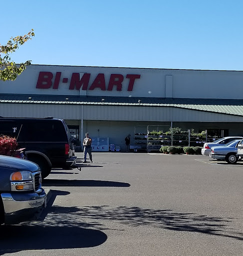 Department Store «Bi-Mart», reviews and photos, 444 Pacific Ave S, Monmouth, OR 97361, USA