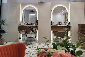 Social Hair Studio image