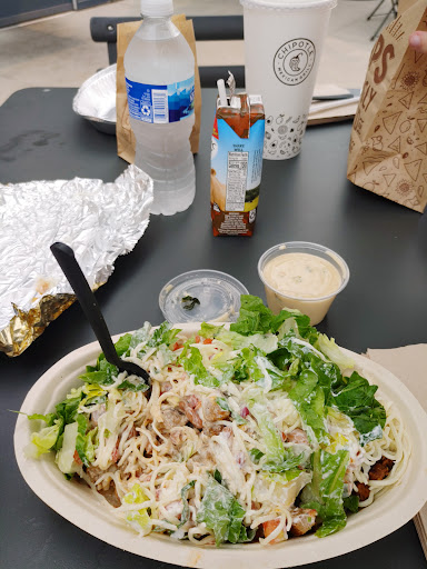 Mexican Restaurant «Chipotle Mexican Grill», reviews and photos, 420 S Hurstbourne Pkwy, Louisville, KY 40299, USA