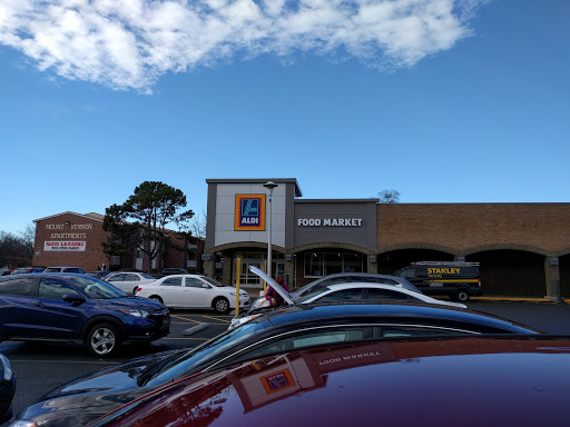 Supermarket «ALDI», reviews and photos, 8256 Richmond Hwy, Alexandria, VA 22309, USA