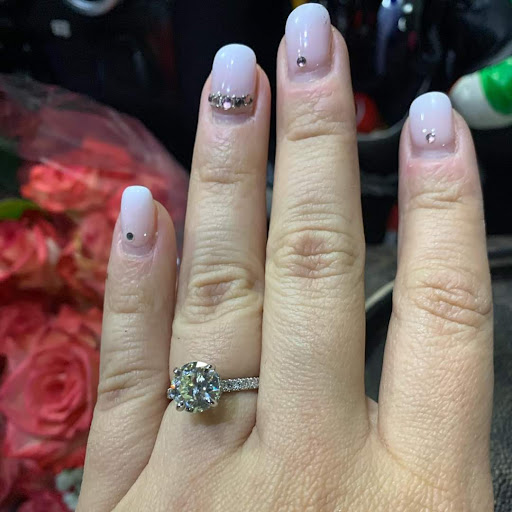 Jewelry Store «Jewelry Design Gallery», reviews and photos, 357 U.S. Route 9 South, Towne Pointe Shopping Center, Manalapan Township, NJ 07726, USA