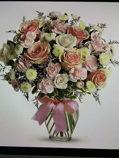 Florist «April Florist And Gifts», reviews and photos, 10649 Loveland Madeira Rd, Loveland, OH 45140, USA