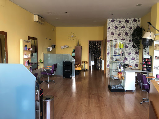 Look's Hairdressing Saloon en Toreno, León