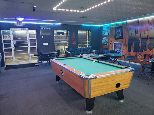 Friends head-shop , tobacco & Hookah lounge, 3041 E Olive Rd, Pensacola, FL 32514, USA, 