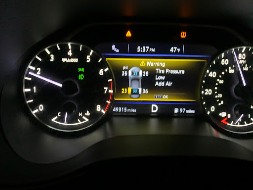 Tire Shop «Discount Tire Store - Bolingbrook, IL», reviews and photos, 785 E Boughton Rd, Bolingbrook, IL 60440, USA