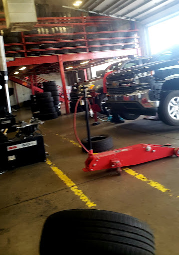 Tire Shop «Discount Tire Store», reviews and photos, 1130 W Elliot Rd, Tempe, AZ 85284, USA