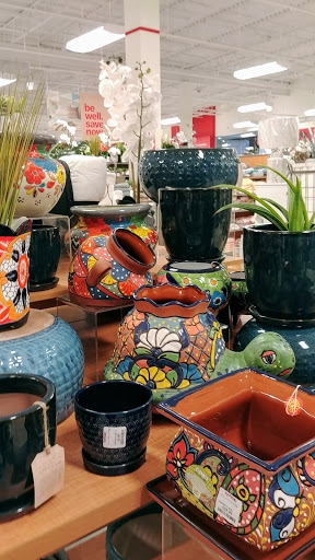 Department Store «T.J. Maxx», reviews and photos, 1800 4 Seasons Blvd, Hendersonville, NC 28792, USA