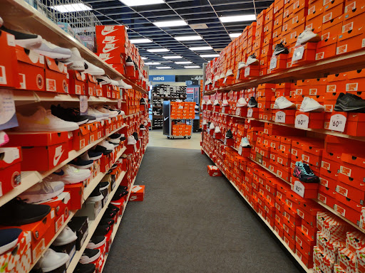 Shoe Store «Shoe Carnival», reviews and photos, 3050 Beeline Rd, Holland, MI 49424, USA