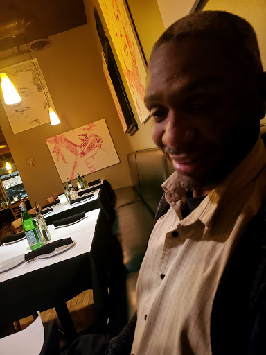 Italian Restaurant «Vincitori», reviews and photos, 14 N Cass Ave, Westmont, IL 60559, USA