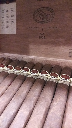 Tobacco Shop «Tobacco Town», reviews and photos, 17108 Fort St, Riverview, MI 48193, USA