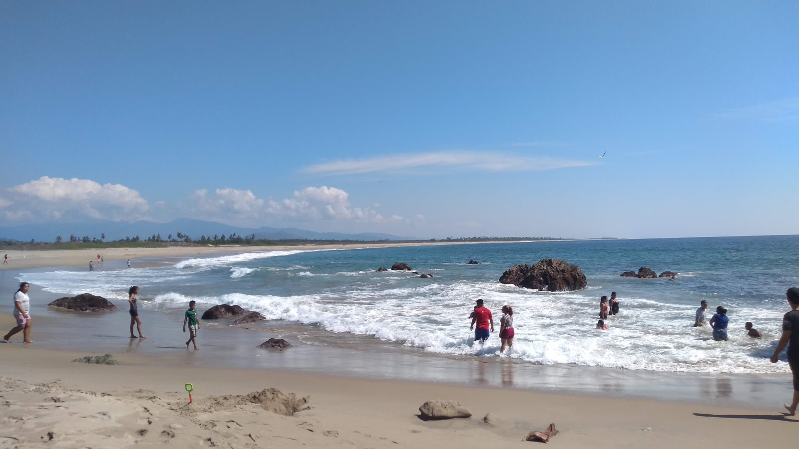 Fotografija Playa Piedra De Tlacoyunqe nahaja se v naravnem okolju