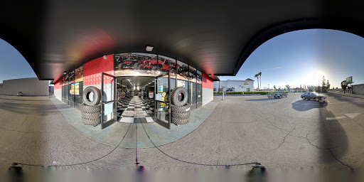 Truck Accessories Store «4 Wheel Parts - Fresno», reviews and photos, 4326 N Blackstone Ave, Fresno, CA 93726, USA