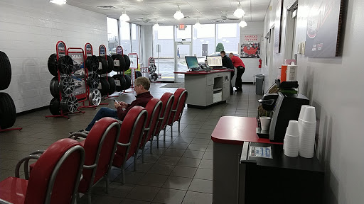 Tire Shop «Discount Tire Store - Franklin, TN», reviews and photos, 394 Southwinds Dr, Franklin, TN 37064, USA