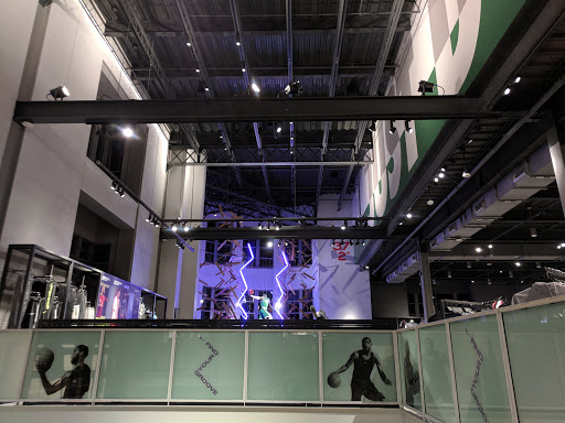 Clothing Store «Nike Boston», reviews and photos, 200 Newbury St, Boston, MA 02116, USA