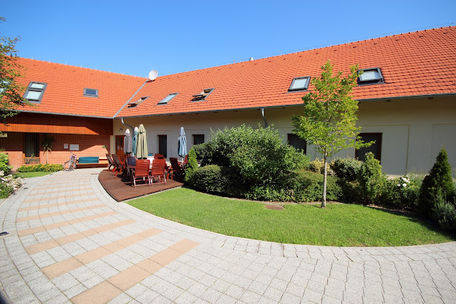 Hotel Adalbert - Szent György Ház