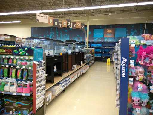 Pet Supply Store «Petco Animal Supplies», reviews and photos, 4450 Commercial St SE #150, Salem, OR 97301, USA