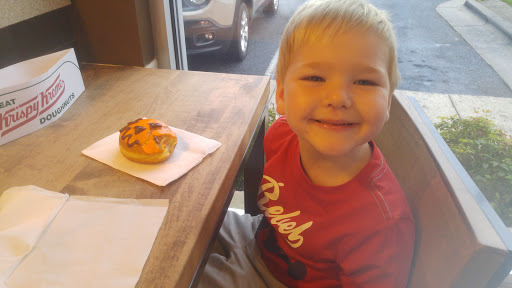 Donut Shop «Krispy Kreme», reviews and photos, 2401 Battleground Ave, Greensboro, NC 27408, USA