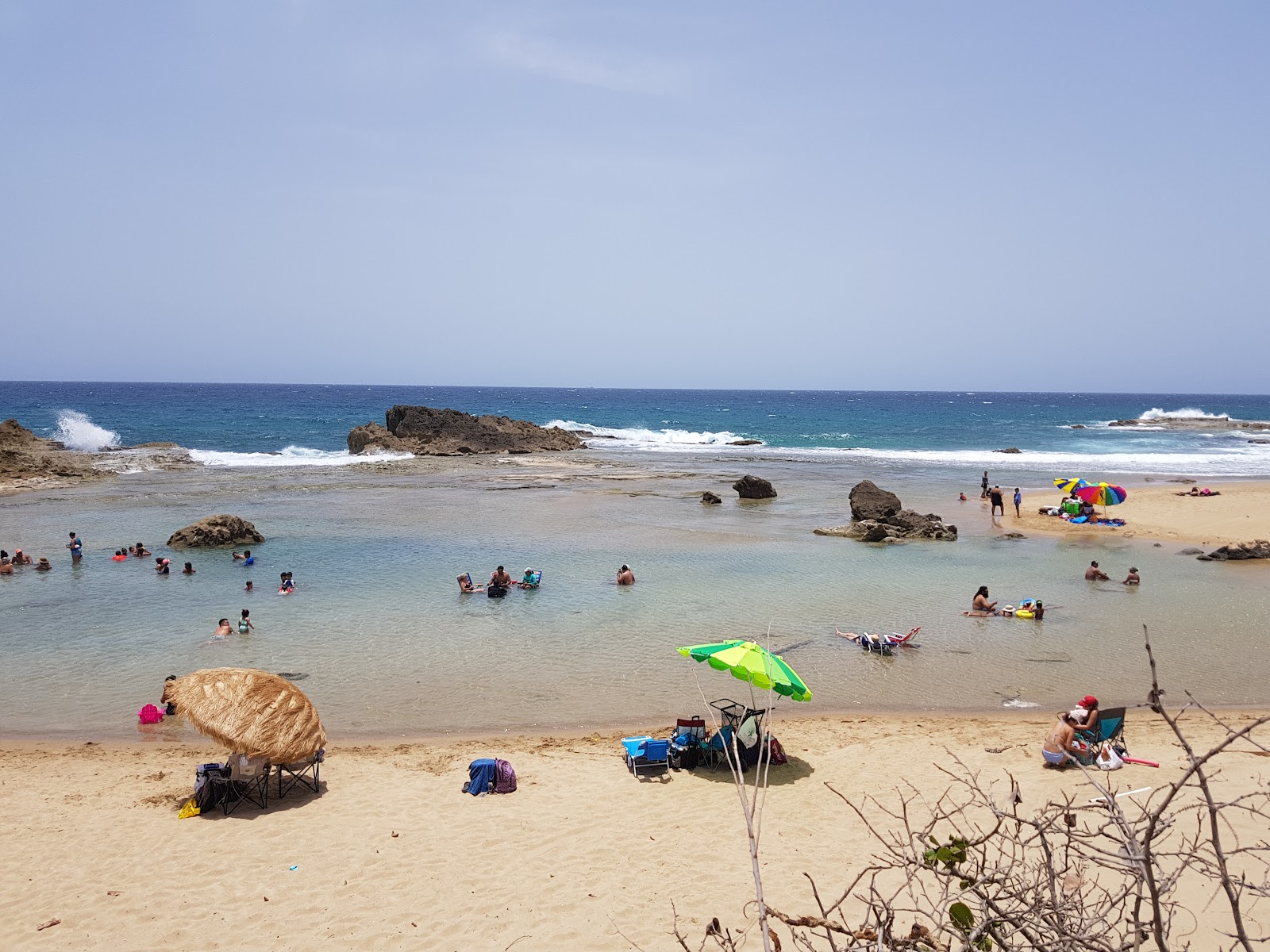 Φωτογραφία του Las Golondrinas beach με καθαρό νερό επιφάνεια