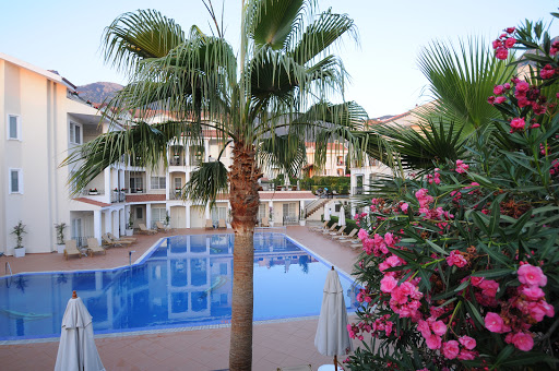 Sea Breeze Hotel And Apartments