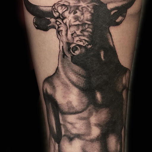 Explore leader tattoo ideas, creative tattoo ideas in Las Vegas, available at Club Tattoo The Venetian Grand Canal Shoppes