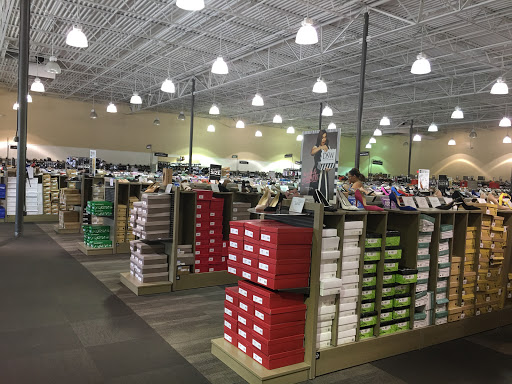 Shoe Store «DSW Designer Shoe Warehouse», reviews and photos, 4741 Ashford Dunwoody Rd, Dunwoody, GA 30338, USA