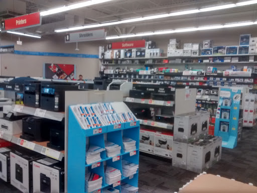 Office Supply Store «Staples», reviews and photos, 921 E Broad St, Fuquay Varina, NC 27526, USA