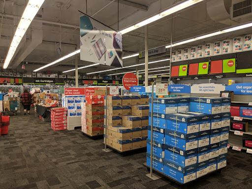 Office Supply Store «Staples», reviews and photos, 2981-2991 Hempstead Turnpike, Levittown, NY 11756, USA