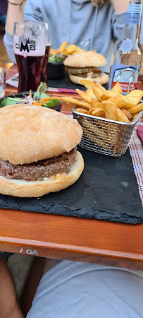 Hamburger du Restaurant français La Ferme du Pépé à Le Grand-Bornand - n°4
