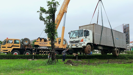 Xe cẩu Hùng Vương - Huế