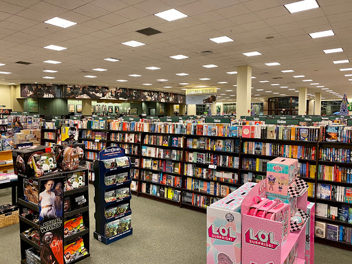 Book Store «Barnes & Noble», reviews and photos, 451 E Altamonte Dr, Altamonte Springs, FL 32701, USA
