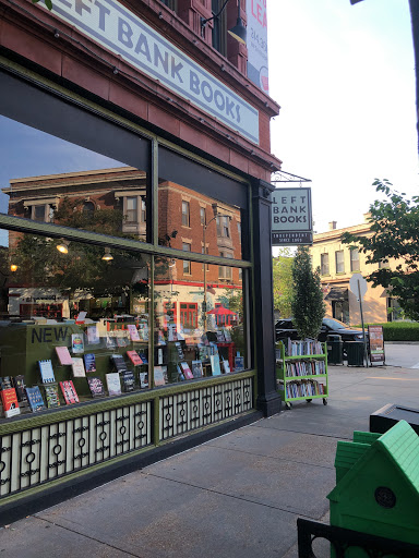 Antiquarian bookshops in Saint Louis