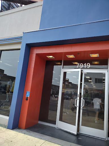 Thrift Store «Goodwill», reviews and photos, 7919 Beverly Blvd, Los Angeles, CA 90048, USA