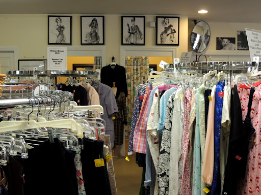 Thrift Store «Blue Ridge Humane Society Thrift Store», reviews and photos, 1214 Greenville Hwy, Hendersonville, NC 28792, USA