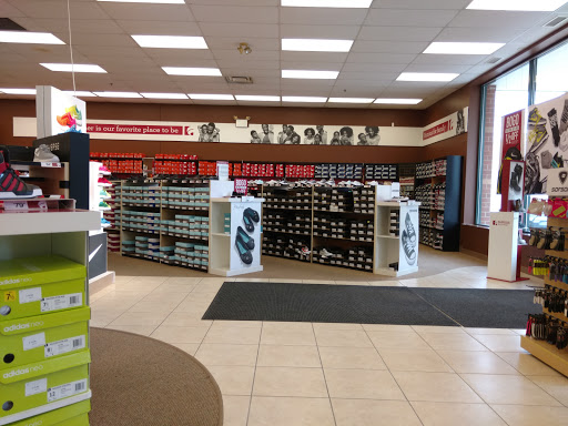 Shoe Store «Famous Footwear», reviews and photos, 3567 Washtenaw Ave, Ann Arbor, MI 48104, USA